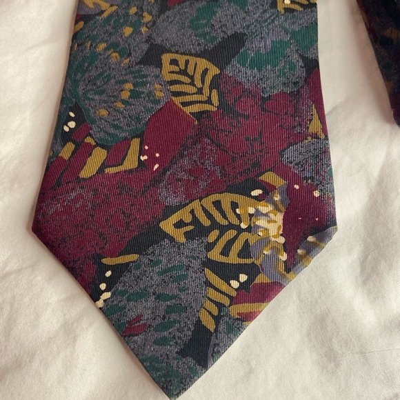 Men’s Cranberry Red W/ Natural Design Silk Tie Necktie - Silk Accents - Picture 3 of 8